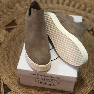 Steve Madden wedge sneakers taupe suede